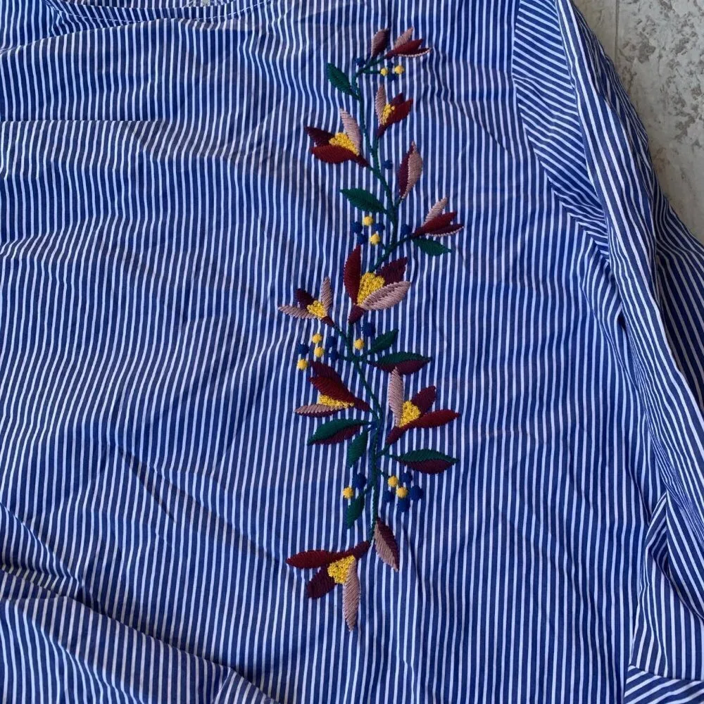 ST. JOHN'S BAY Bell Sleeve Embroidered Top Striped Blue White Floral Flower Boho